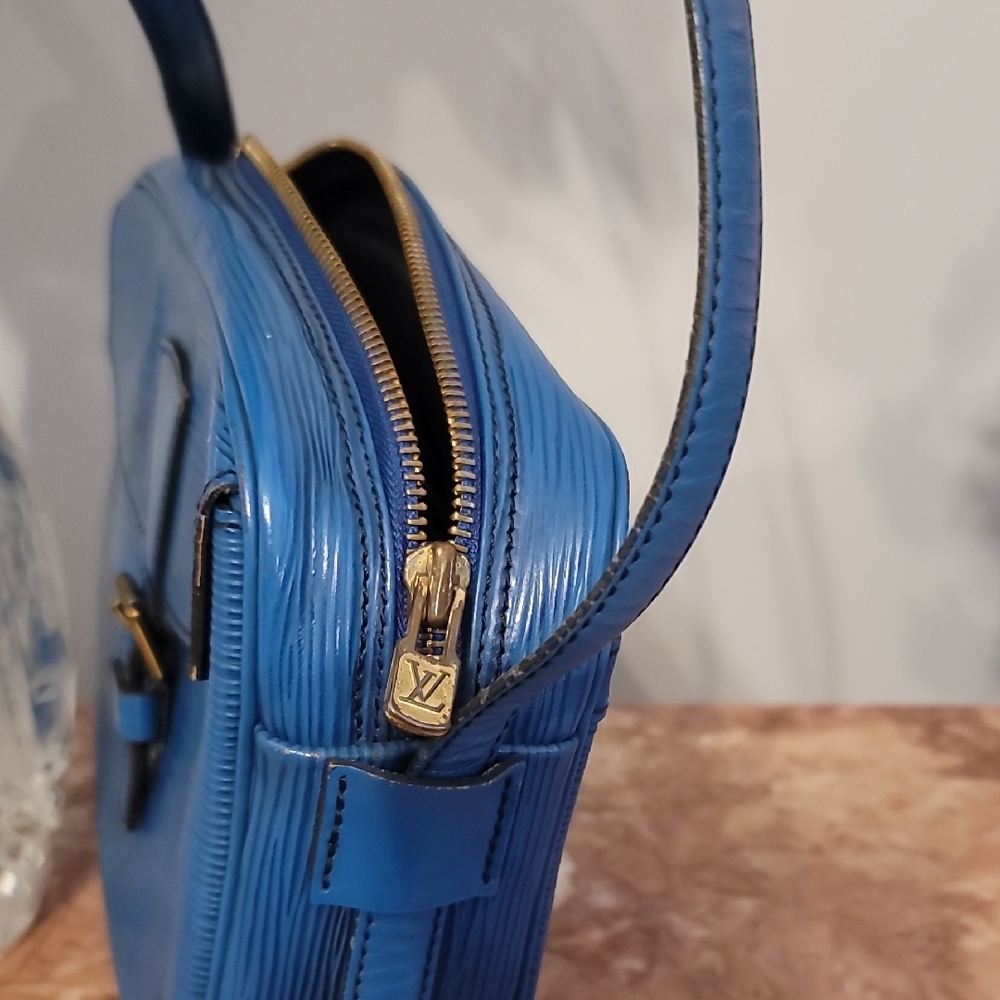 Louis Vuitton Jeune Fille Toledo Blue Epi Leather Bag - Picture 7 of 16